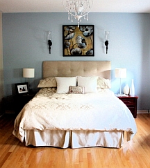 Accent walls should create a complementary background