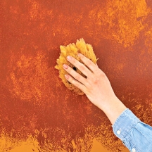 Use various hand movements when removing glaze with a sponge Use various hand movements when removing glaze with a sponge