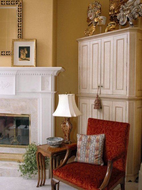 Neutral gold paint color on the living room walls