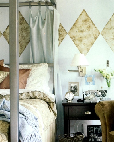 Diamond shape faux painted wall "tiles" with a ragged off finish