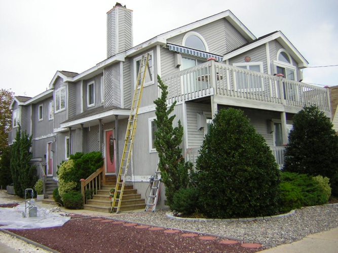 Before: vacation house in need of painting