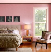 Grayed pink shades are especially suitable for bedroom walls